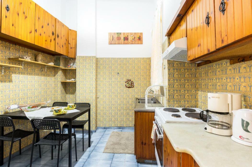 Beautiful Appartment Under Akropolis! أثينا المظهر الخارجي الصورة